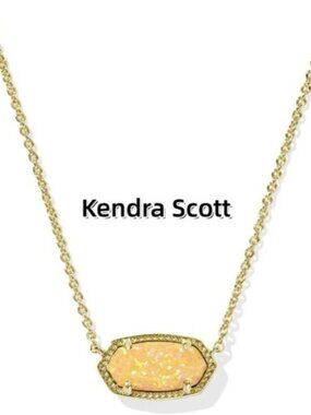 Elisa Gold Short Pendant Necklace